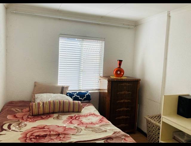 3 BEDROOM TOWNHOUSE FOR SALE IN ORMONDE